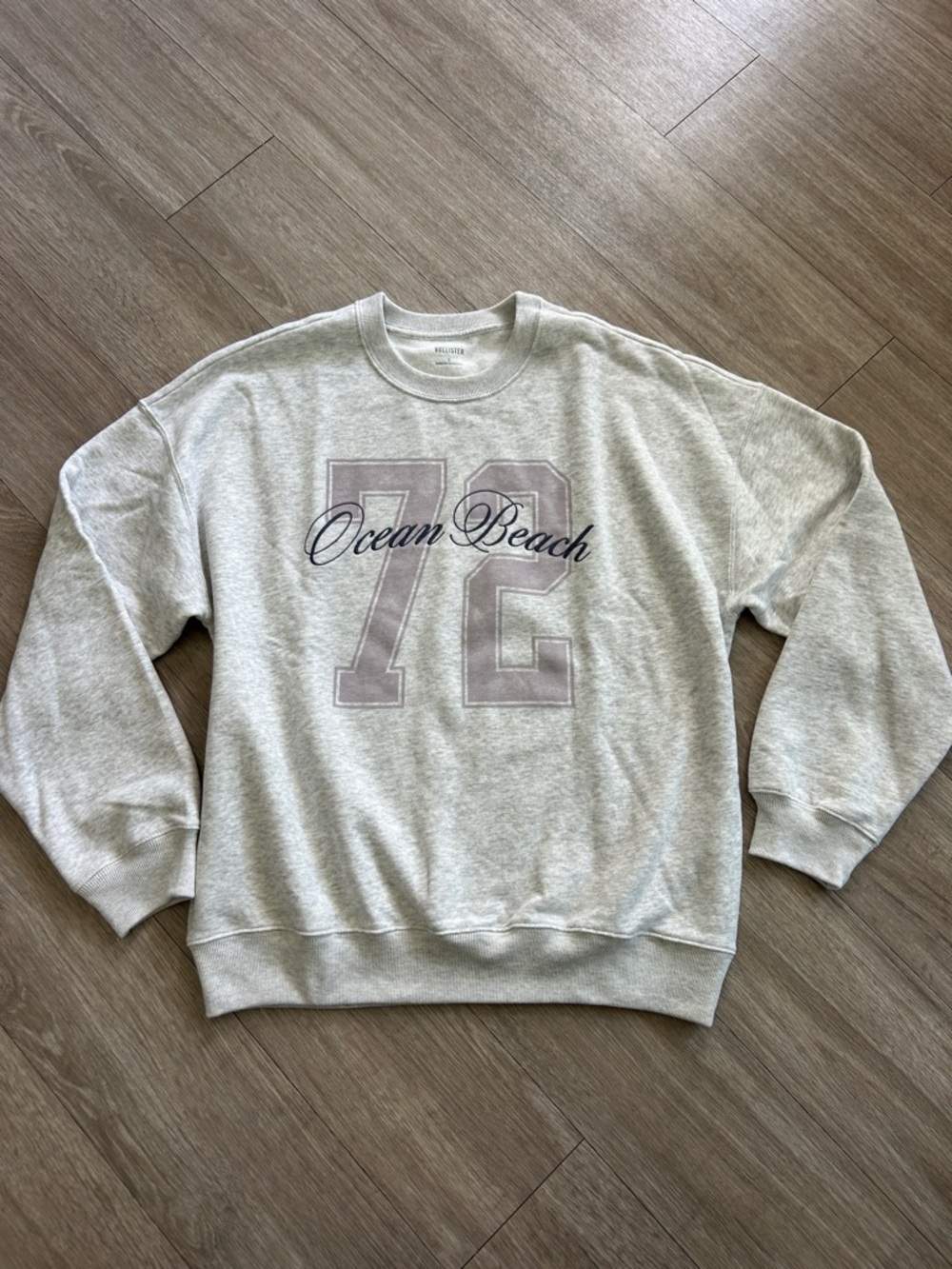 Hollister Oversized Graphic Crewneck Sweatshirt